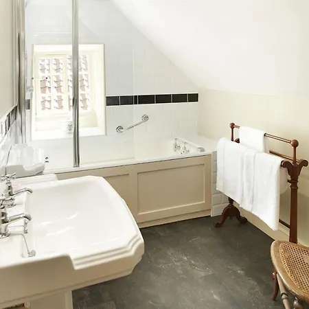 度假居 Librarian's *