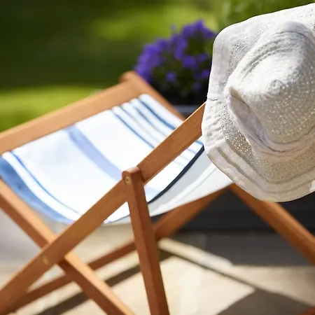 度假居 Librarian's *